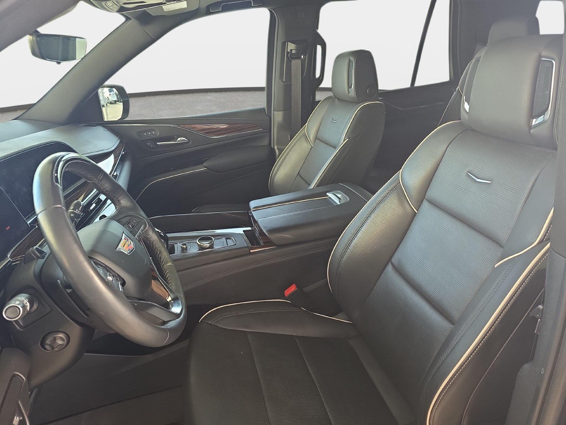 Used 2024 Cadillac Escalade Premium Luxury RWD image 15