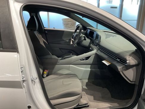 New 2026 Hyundai Elantra Sport FWD image 18
