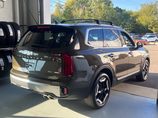 Used 2025 Kia Telluride S AWD/4WD image 3