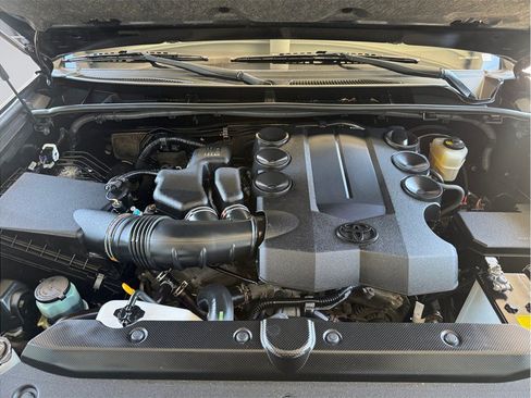 Used 2019 Toyota 4Runner SR5 RWD image 9