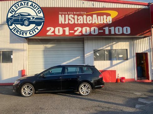 Used 2015 Volkswagen Golf SEL w/ Lighting Package (SEL) FWD image 2