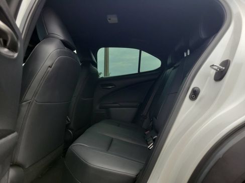 Used 2021 Lexus UX 200 w/ Premium Package FWD image 11
