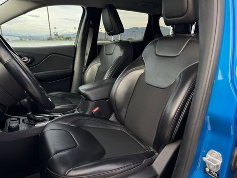 Used 2021 Jeep Cherokee Latitude Plus image 5