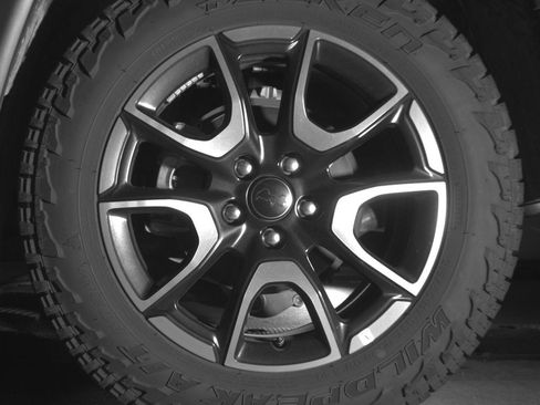 Used 2025 Jeep Compass Trailhawk AWD/4WD image 14