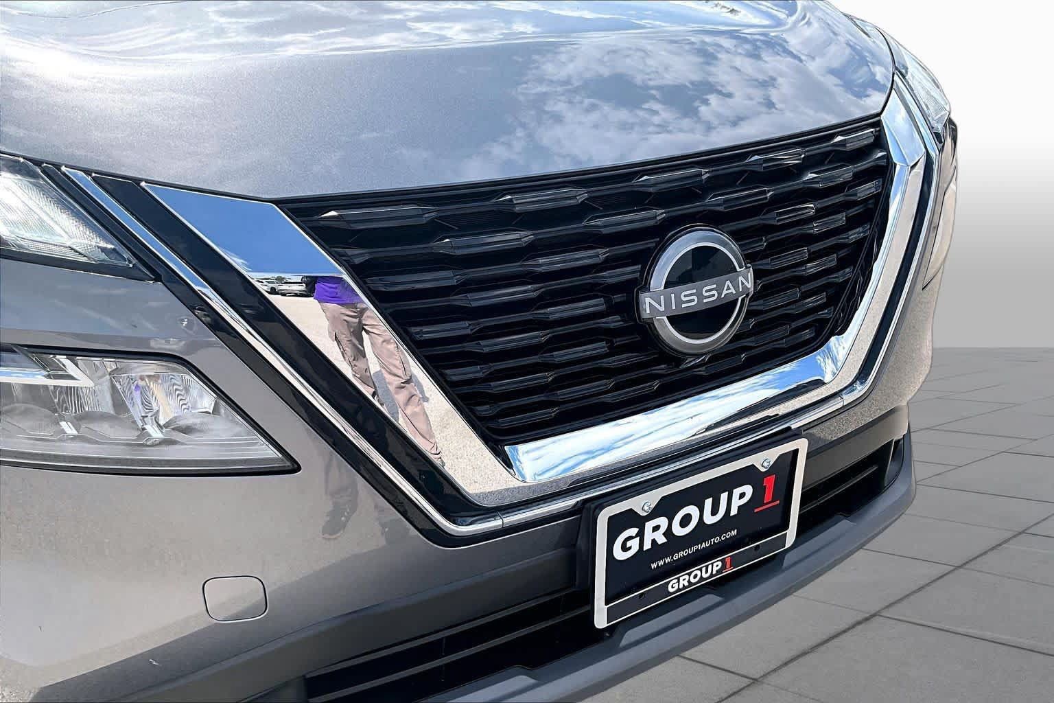 Used 2023 Nissan Rogue SV w/ SV Premium B Package FWD image 30