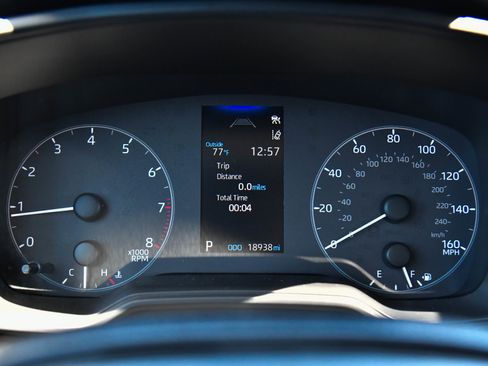 Used 2025 Toyota Corolla LE FWD image 28