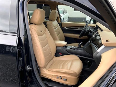 Used 2022 Cadillac XT6 Sport w/ Platinum Package image 6