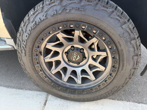 Used 2015 Chevrolet Tahoe LTZ AWD/4WD image 4