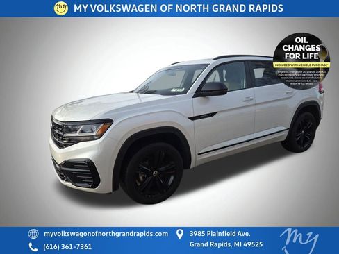 Used 2023 Volkswagen Atlas Cross Sport SEL R-Line image 4
