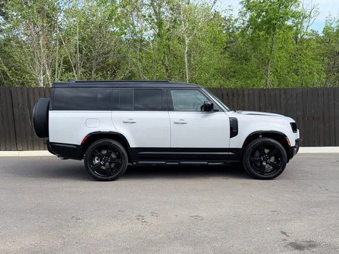New 2026 Land Rover Defender 130 X-Dynamic SE AWD/4WD image 6