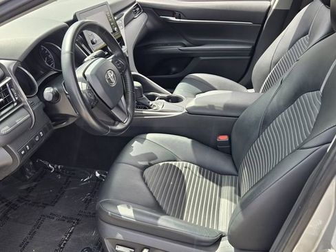 Used 2021 Toyota Camry SE image 10