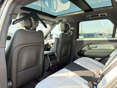 New 2026 Land Rover Range Rover Sport Dynamic SE AWD/4WD image 11