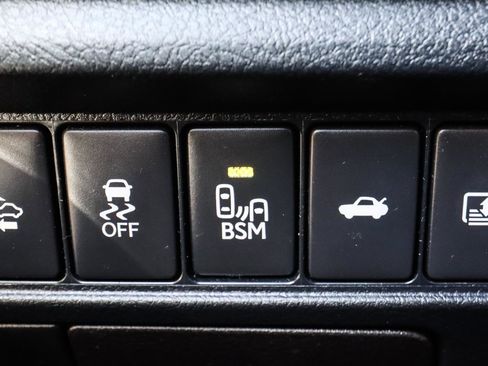 Used 2016 Toyota Avalon Limited image 13