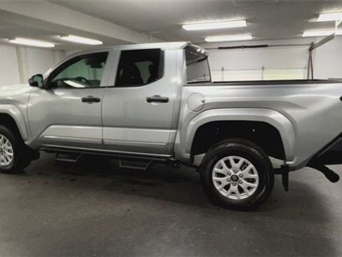 Used 2024 Toyota Tacoma SR image 6
