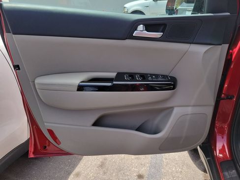 Used 2021 Kia Sportage EX FWD image 17