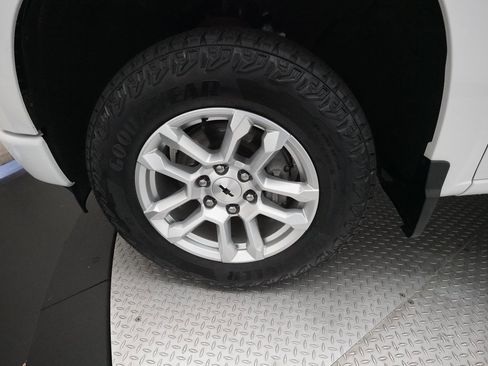 Certified 2022 Chevrolet Silverado 1500 RST image 25