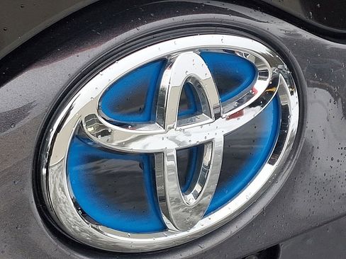 Used 2021 Toyota Prius Prime LE image 30