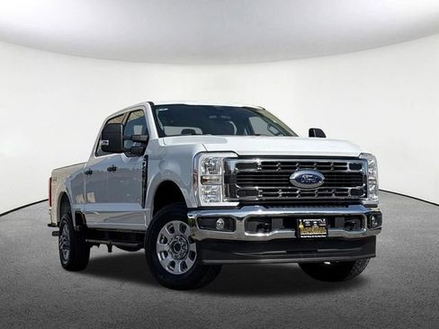 Used 2024 Ford F250 XLT AWD/4WD image 2