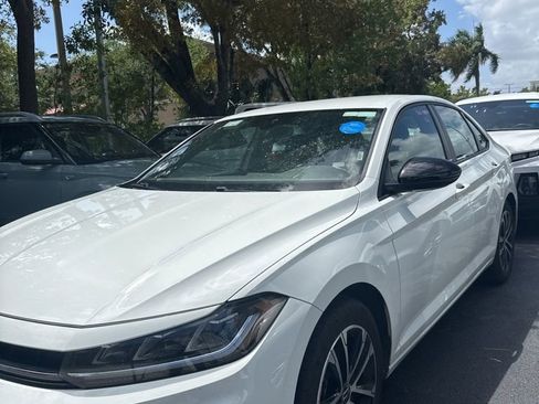 Used 2025 Volkswagen Jetta Sport FWD image 1