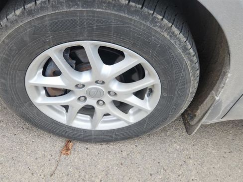 Used 2020 Chrysler Pacifica Touring-L image 10