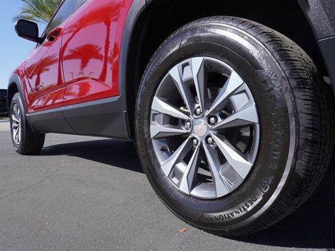 Certified 2025 Chevrolet Equinox LT w/ Safety and Technology Package FWD image 6
