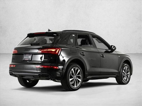 Certified 2024 Audi Q5 2.0T Premium w/ Summer of Audi Package AWD/4WD image 5