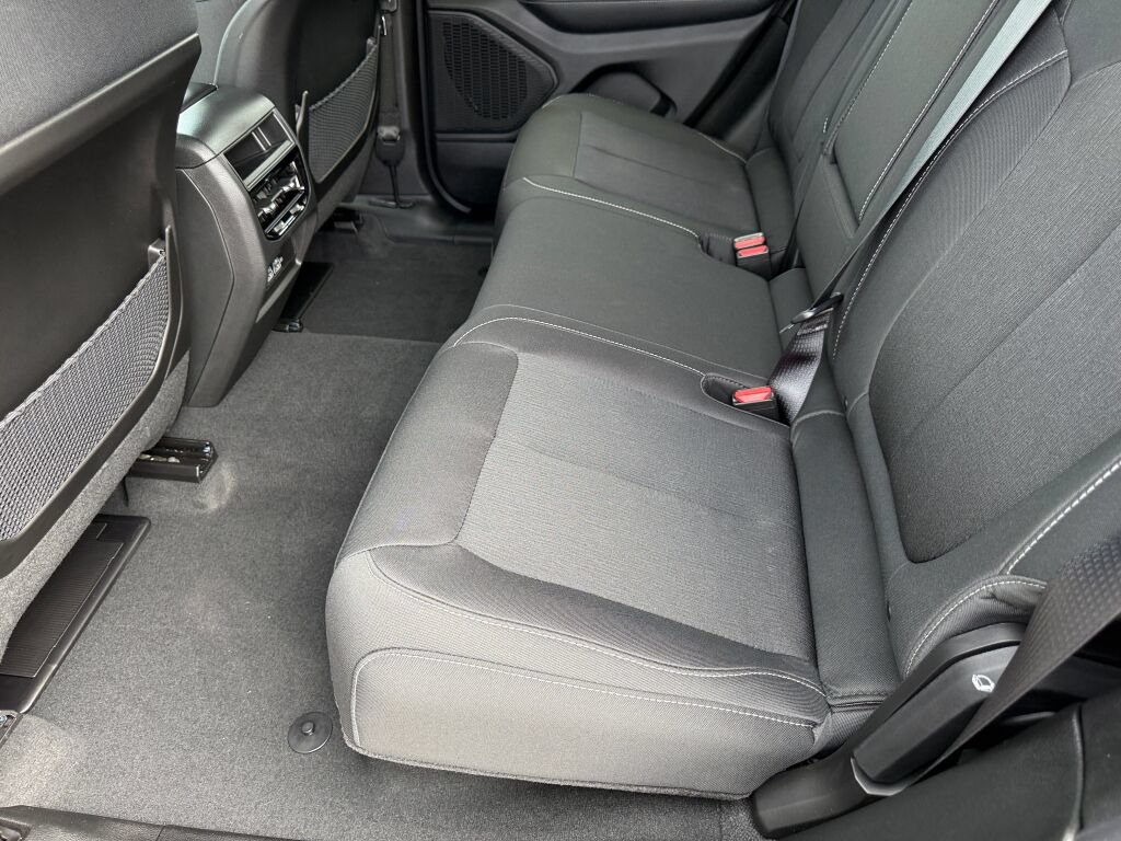 New 2027 Jeep Grand Cherokee Laredo AWD/4WD image 10