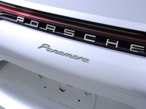 Used 2022 Porsche Panamera 4 AWD/4WD image 9