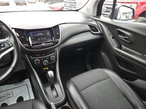 Used 2022 Chevrolet Trax LT w/ LT Convenience Package image 22