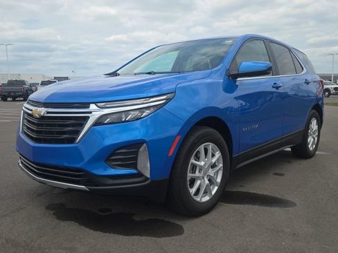 Used 2024 Chevrolet Equinox LT FWD image 2