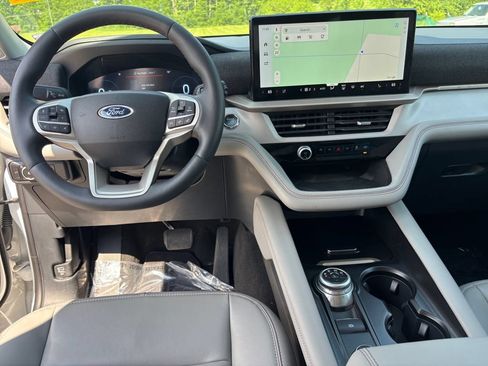 Used 2025 Ford Explorer Active w/ Active Comfort Package AWD/4WD image 28