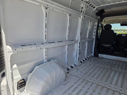 Used 2026 RAM ProMaster 2500 w/ Convenience Group FWD image 10