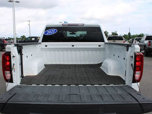 Used 2021 GMC Sierra 1500 SLE w/ X31 Off-Road Package AWD/4WD image 19