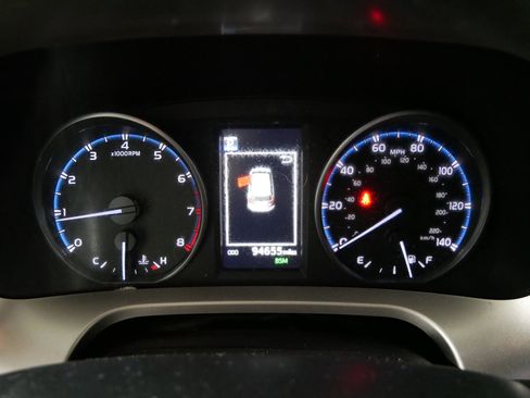 Used 2018 Toyota RAV4 XLE AWD/4WD image 21