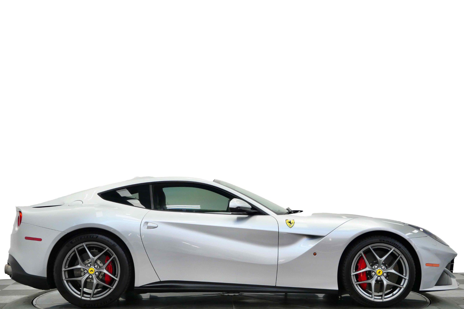 Used 2015 Ferrari F12 Berlinetta RWD image 2