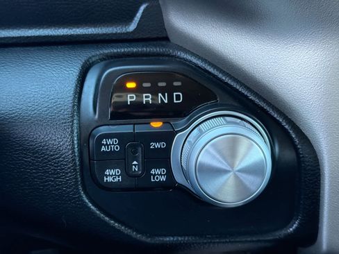 Used 2019 RAM 1500 Laramie image 32