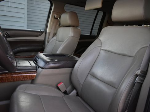 Used 2015 Chevrolet Suburban LTZ image 25