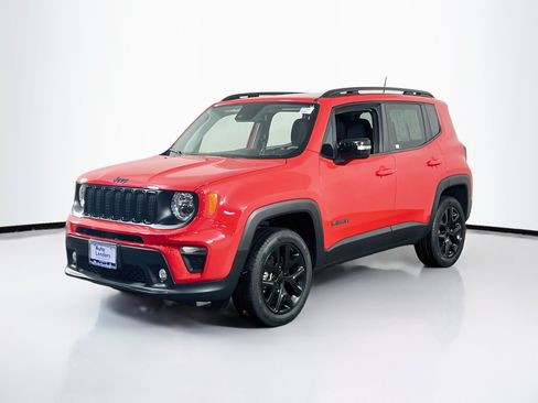 Used 2023 Jeep Renegade Altitude w/ Sun/Sound Group AWD/4WD image 1