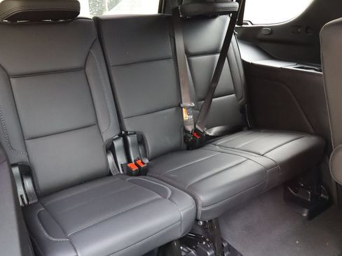 Used 2025 GMC Yukon Denali w/ Sun & Power Step Package RWD image 15