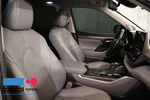 Used 2021 Toyota Highlander Platinum AWD/4WD image 28