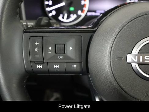 Used 2023 Nissan Rogue SV w/ SV Premium B Package FWD image 8