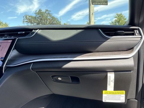 New 2025 Jeep Grand Cherokee L Limited w/ Luxury Tech Group II image 34