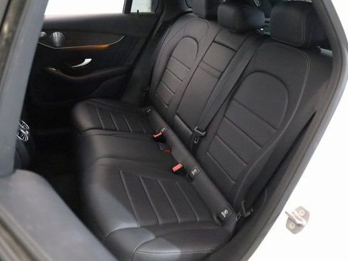 Used 2019 Mercedes-Benz GLC 300 4MATIC image 12