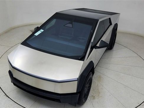 Used 2025 Tesla Cybertruck AWD Crew Cab image 73