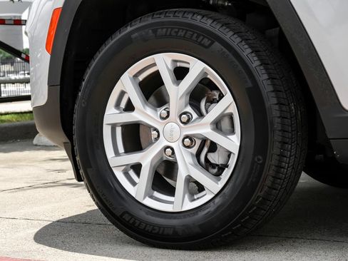 Used 2023 Jeep Grand Cherokee Limited AWD/4WD image 68