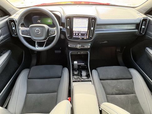 Used 2023 Volvo C40 P8 Recharge Plus AWD/4WD image 27