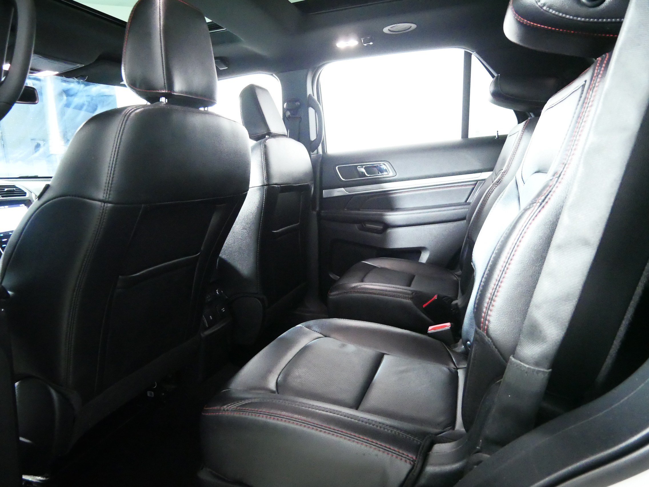 Used 2019 Ford Explorer Sport w/ Equipment Group 401A AWD/4WD image 33