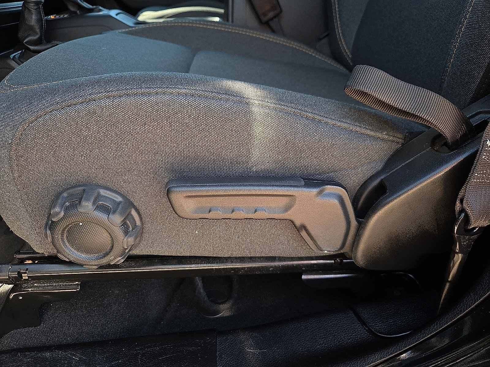 Used 2025 Jeep Wrangler Unlimited Sahara AWD/4WD image 15