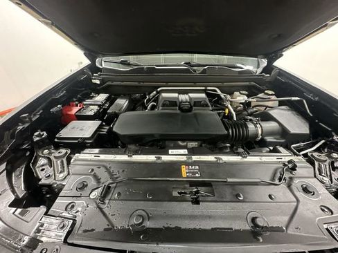 Used 2025 Chevrolet Colorado ZR2 w/ Technology Package image 19