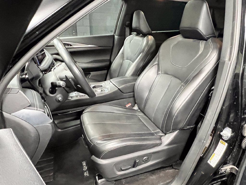 Used 2023 INFINITI QX60 Luxe w/ Cargo Package FWD image 7